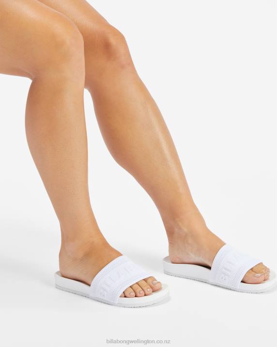 Women Salt Crystal Billabong Cruz Slider Sandals 80P82532